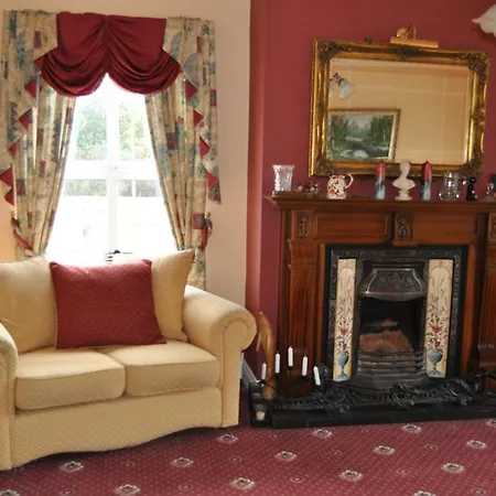 Vale Bed & Breakfast 4*